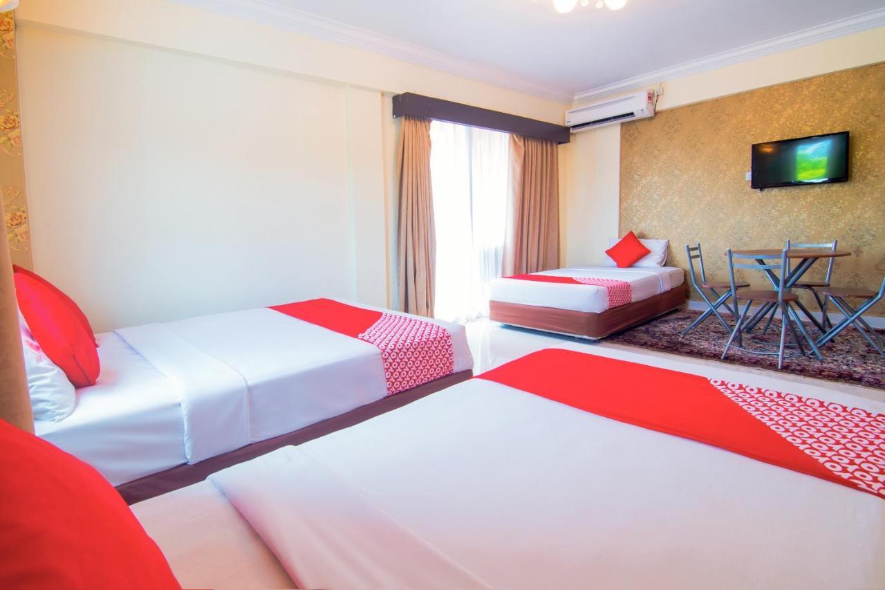 Oyo 528 Andaman Sea Hotel Бату-Ферринги Экстерьер фото