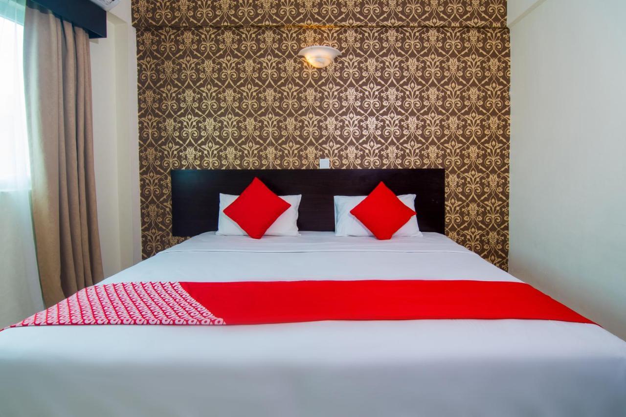 Oyo 528 Andaman Sea Hotel Бату-Ферринги Экстерьер фото