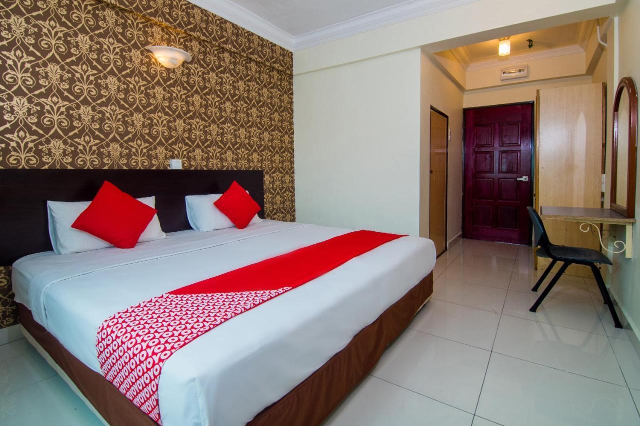 Oyo 528 Andaman Sea Hotel Бату-Ферринги Экстерьер фото