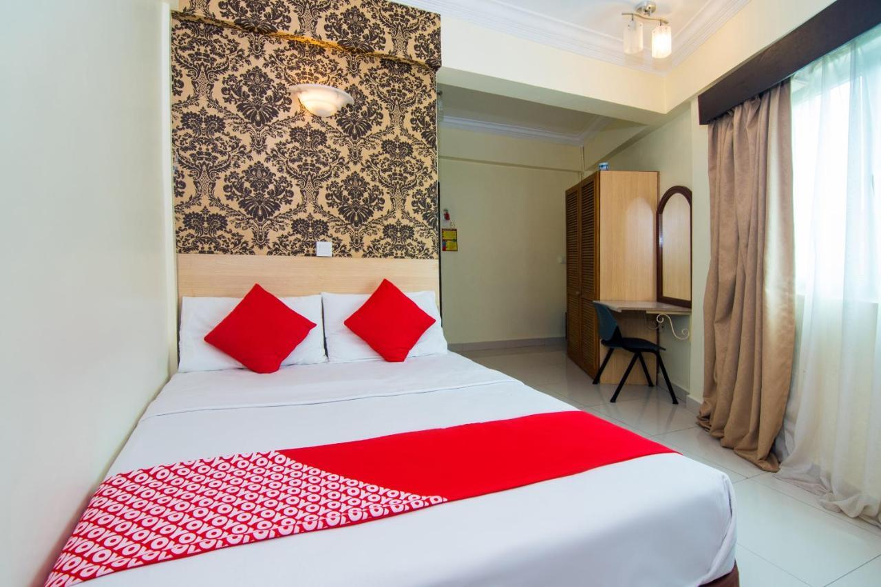 Oyo 528 Andaman Sea Hotel Бату-Ферринги Экстерьер фото