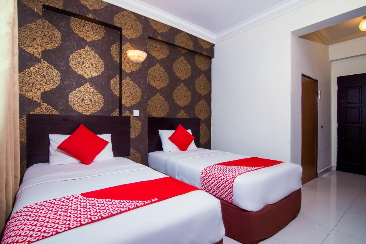 Oyo 528 Andaman Sea Hotel Бату-Ферринги Экстерьер фото