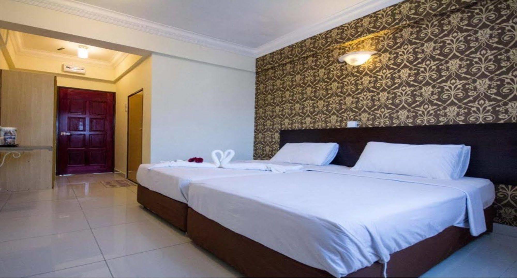 Oyo 528 Andaman Sea Hotel Бату-Ферринги Экстерьер фото