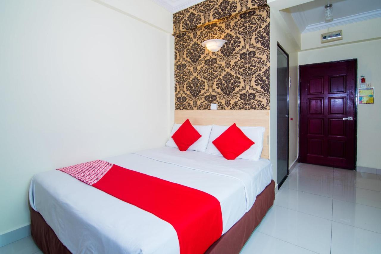Oyo 528 Andaman Sea Hotel Бату-Ферринги Экстерьер фото