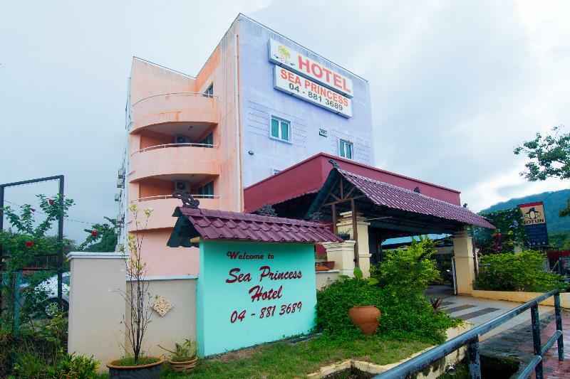 Oyo 528 Andaman Sea Hotel Бату-Ферринги Экстерьер фото